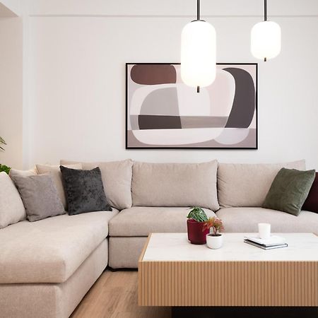 Luxury Apartment Next To The National Museum アテネ エクステリア 写真