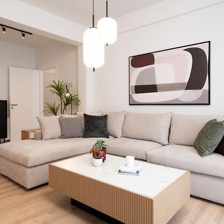 Luxury Apartment Next To The National Museum アテネ エクステリア 写真