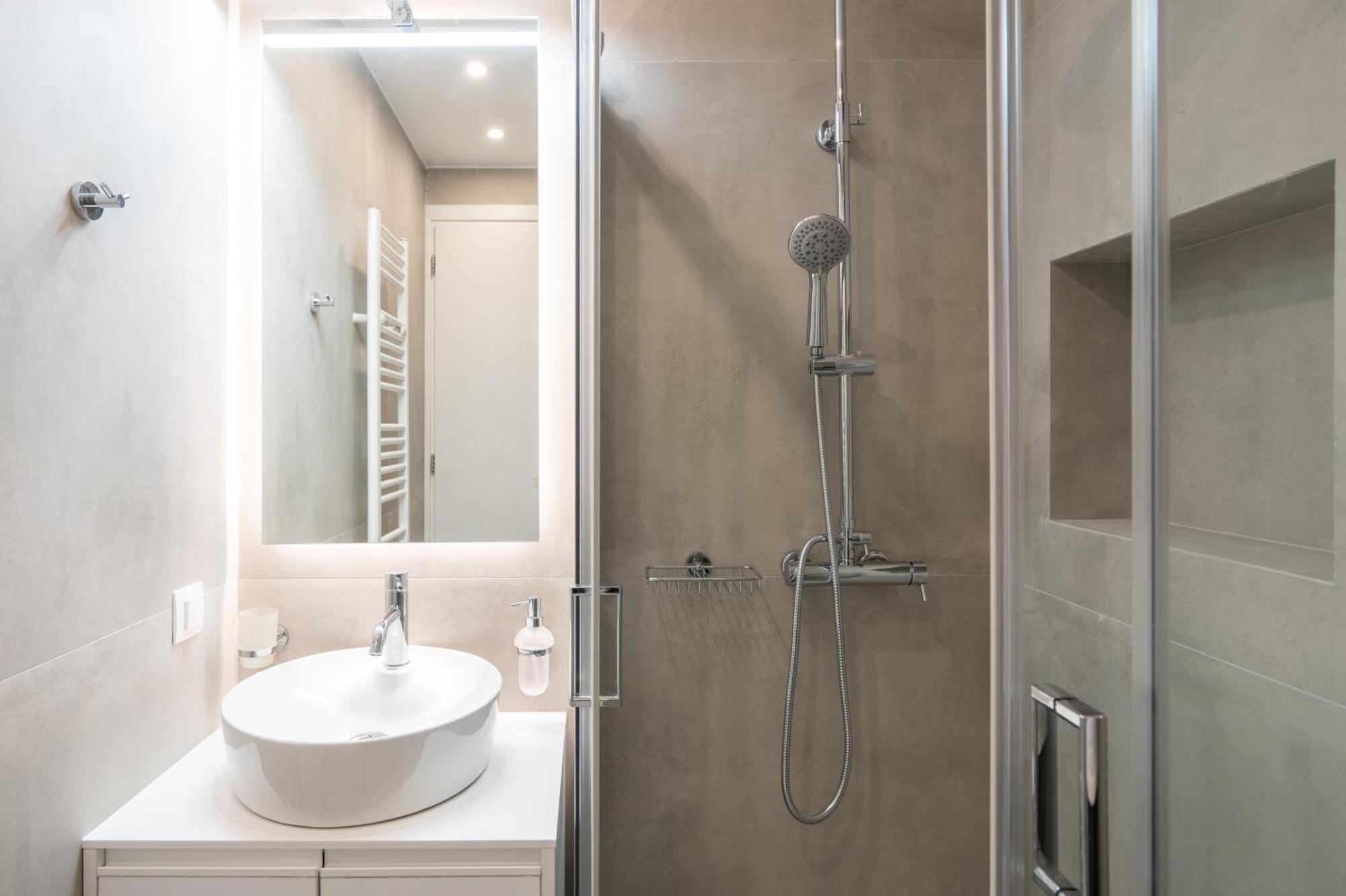 Luxury Apartment Next To The National Museum アテネ エクステリア 写真