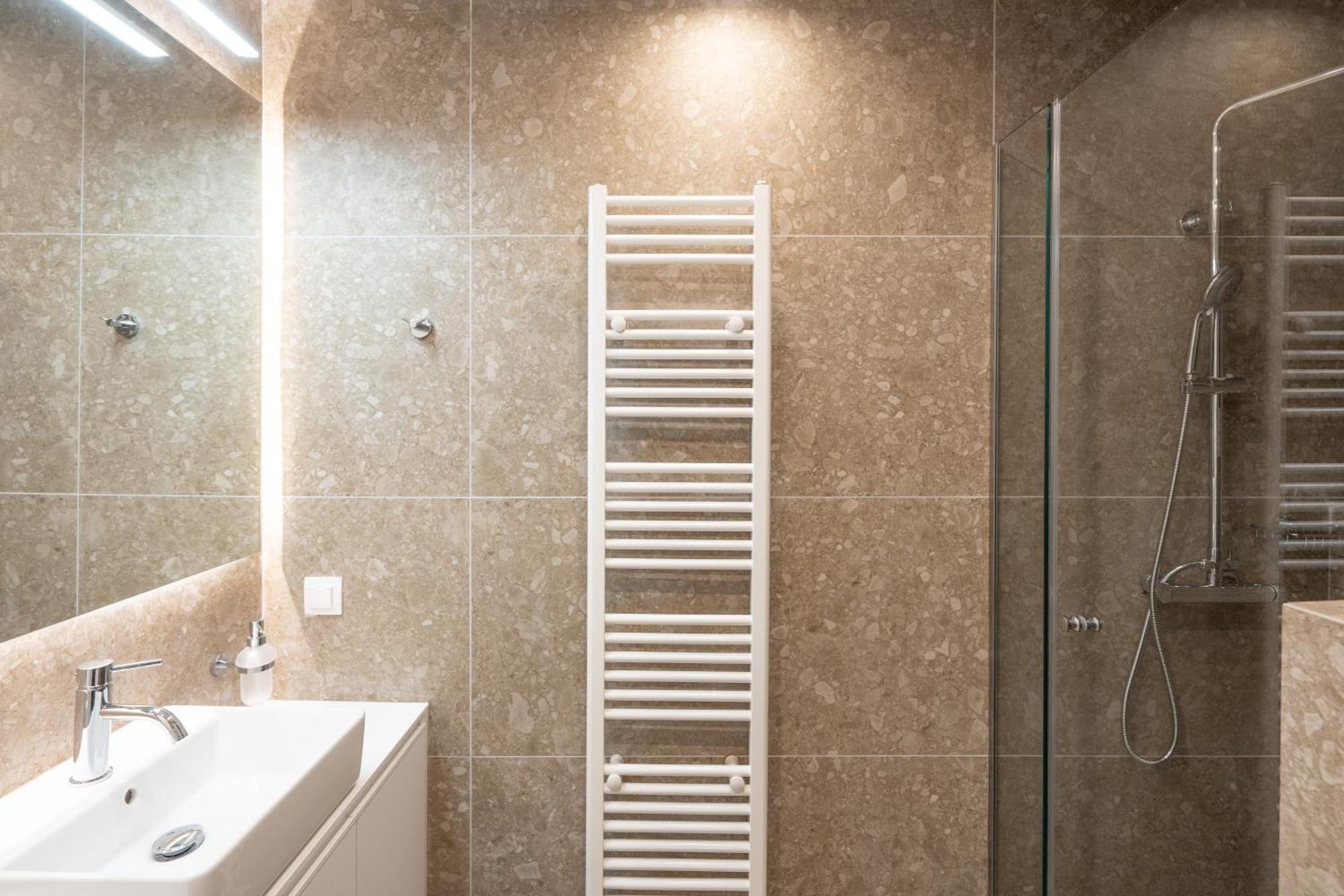 Luxury Apartment Next To The National Museum アテネ エクステリア 写真