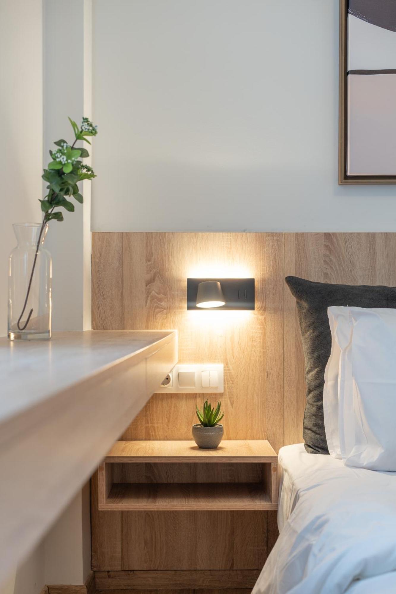 Luxury Apartment Next To The National Museum アテネ エクステリア 写真