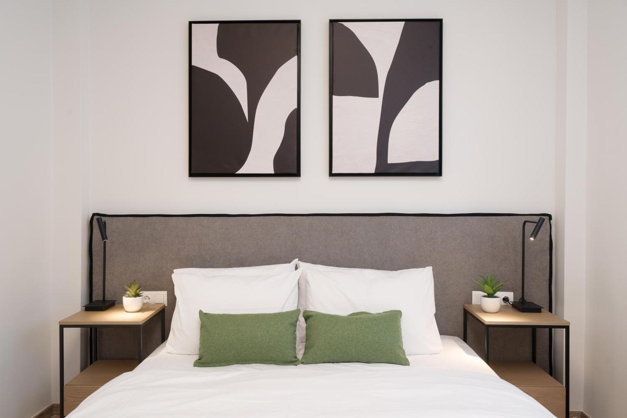 Luxury Apartment Next To The National Museum アテネ エクステリア 写真