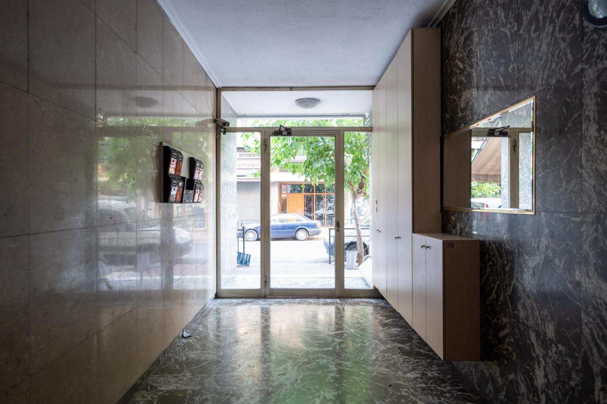 Luxury Apartment Next To The National Museum アテネ エクステリア 写真