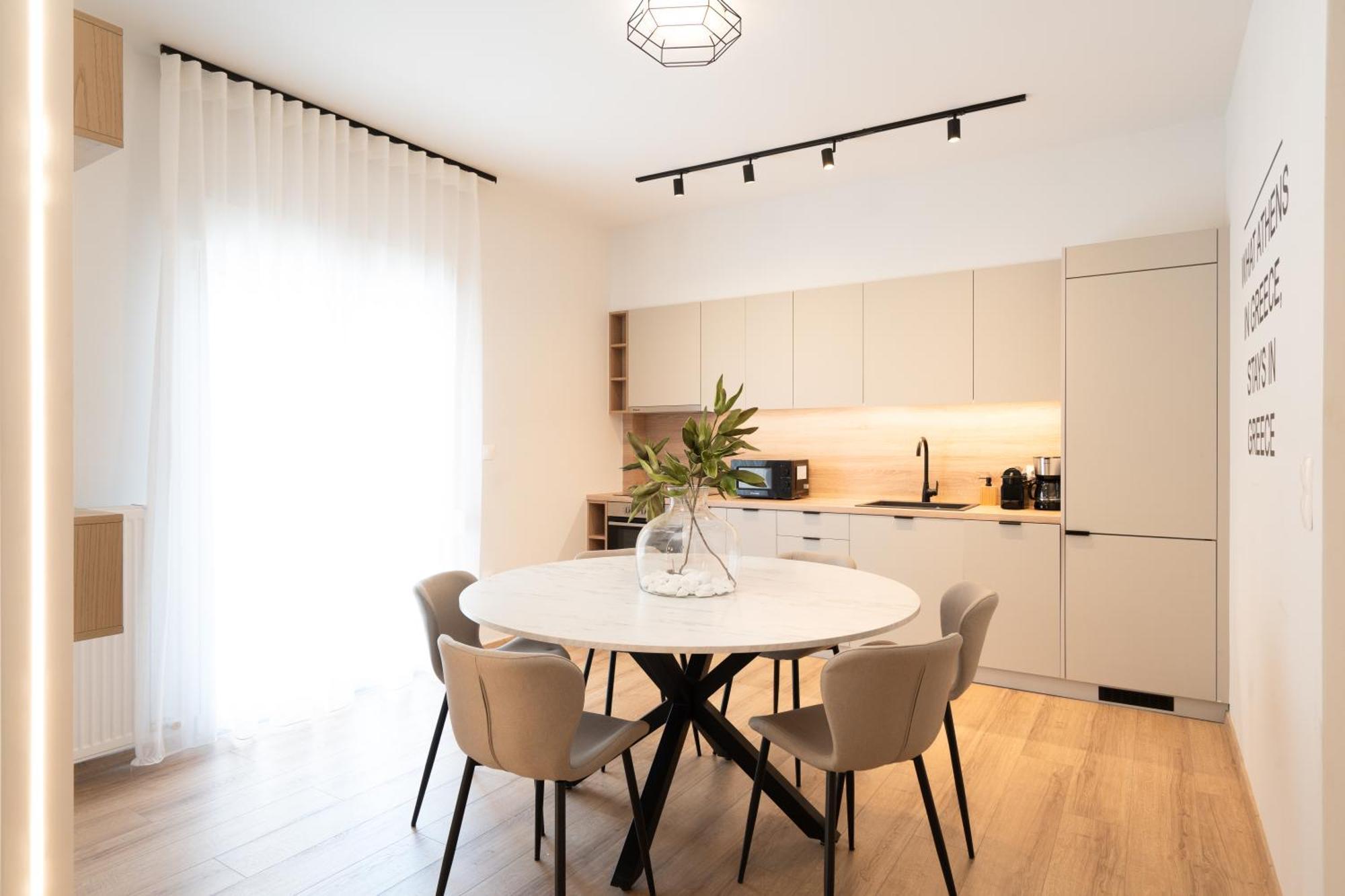 Luxury Apartment Next To The National Museum アテネ エクステリア 写真