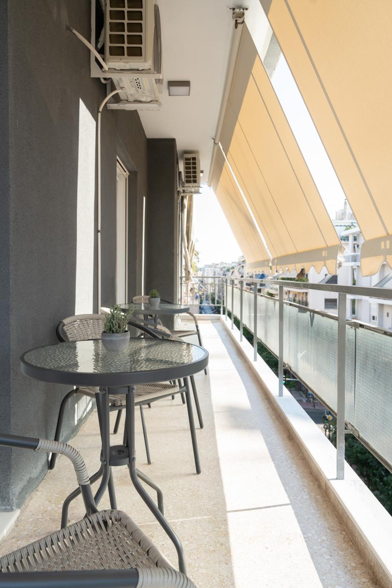 Luxury Apartment Next To The National Museum アテネ エクステリア 写真