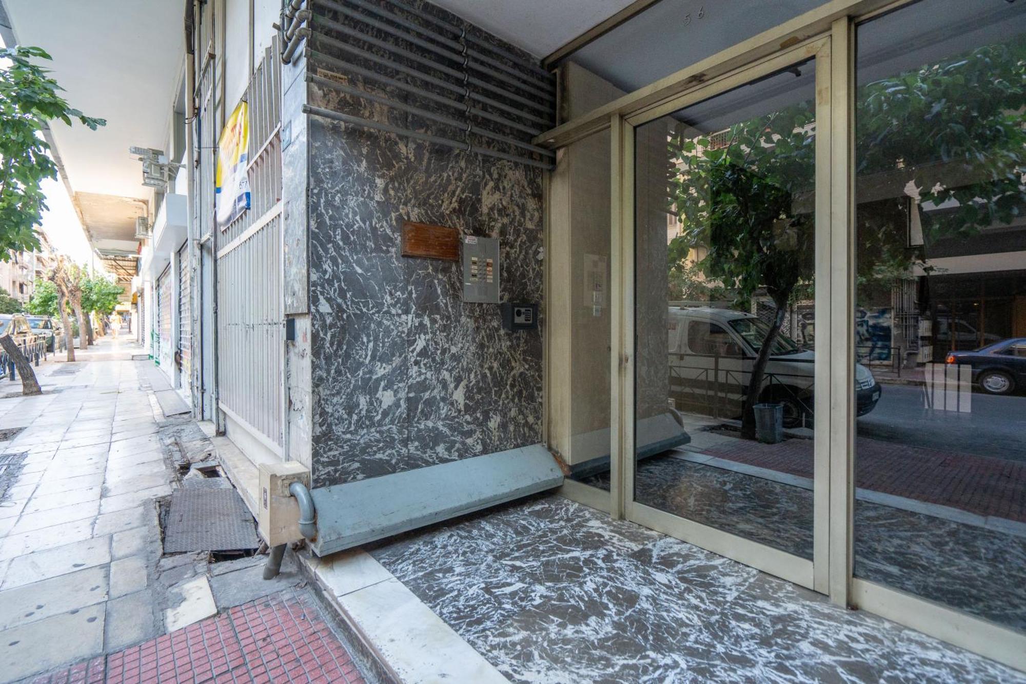 Luxury Apartment Next To The National Museum アテネ エクステリア 写真